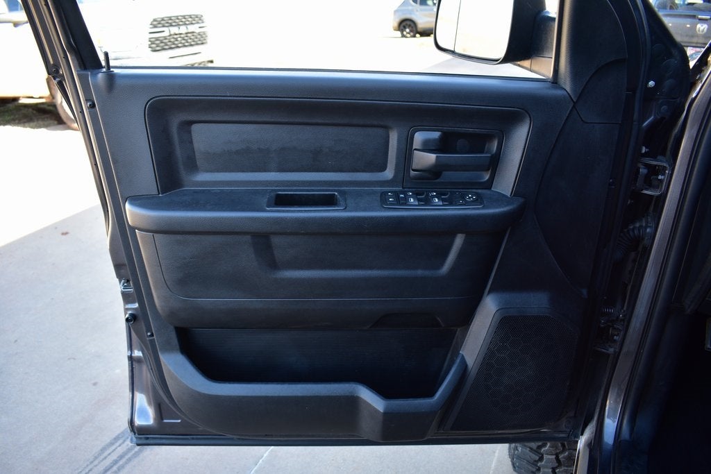 2015 RAM 2500 Tradesman Crew Cab 4x4