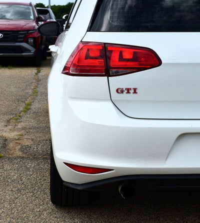 2017 Volkswagen Golf GTI Sport