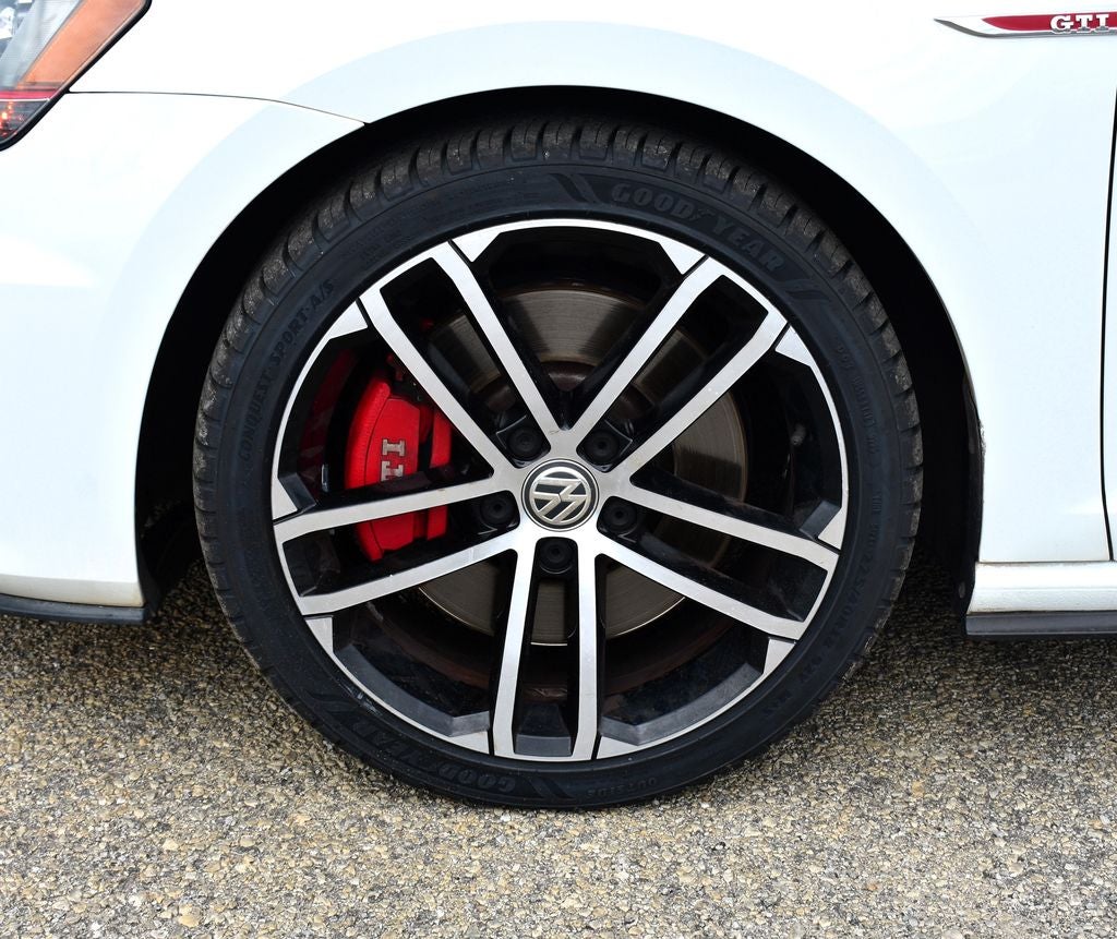 2017 Volkswagen Golf GTI Sport