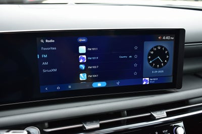 2025 Hyundai Santa Cruz SEL Activity