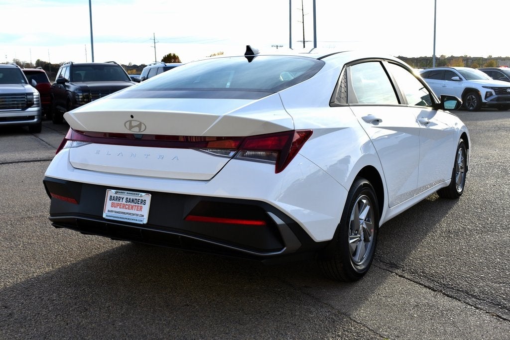 2026 Hyundai Elantra SE