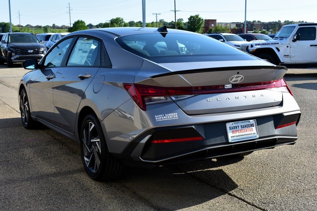 2025 Hyundai Elantra Hybrid SEL Sport