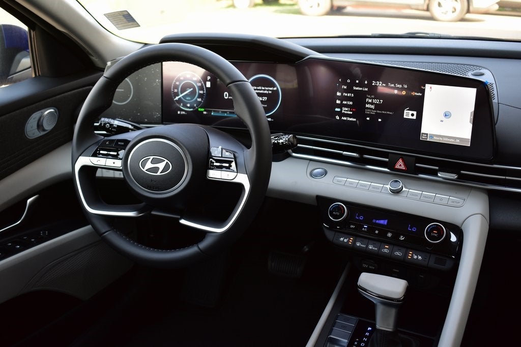 2025 Hyundai Elantra Hybrid Limited