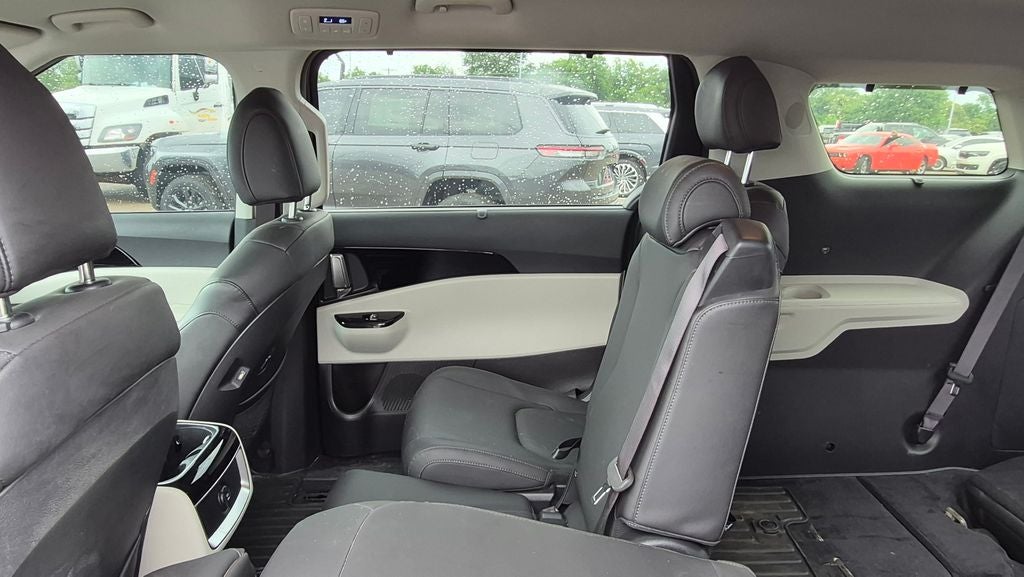 2024 Kia Carnival EX