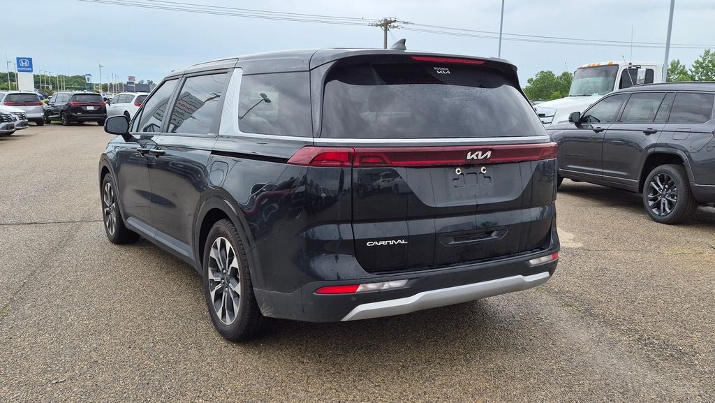 2024 Kia Carnival EX