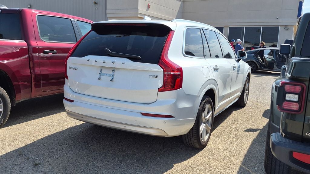 2022 Volvo XC90 T5 Momentum
