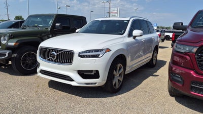 2022 Volvo XC90 T5 Momentum