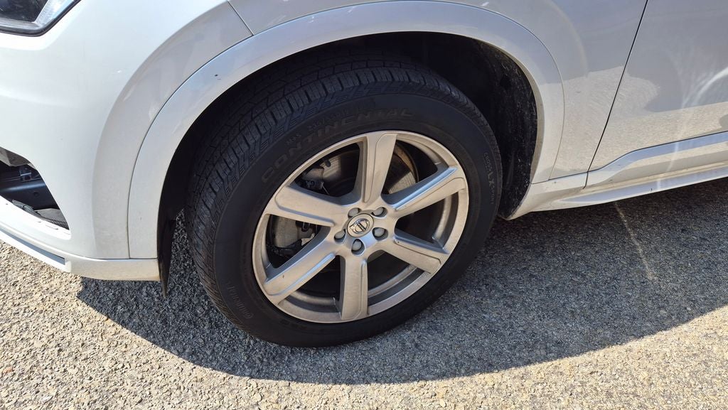 2022 Volvo XC90 T5 Momentum