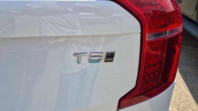 2022 Volvo XC90 T5 Momentum