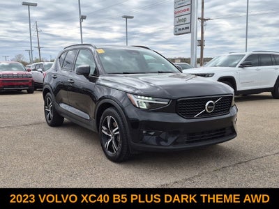 2023 Volvo XC40 B5 Plus Dark Theme AWD