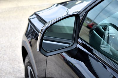 2023 Volvo XC40 B5 Plus Dark Theme