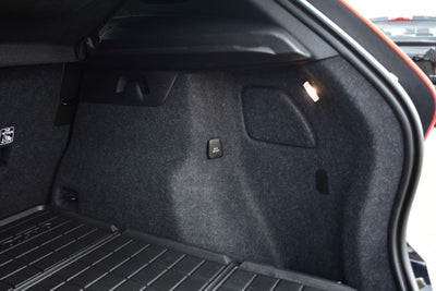 2023 Volvo XC40 B5 Plus Dark Theme