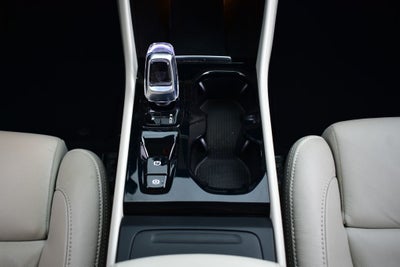 2023 Volvo XC40 B5 Plus Dark Theme