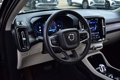 2023 Volvo XC40 B5 Plus Dark Theme