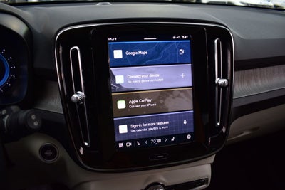 2023 Volvo XC40 B5 Plus Dark Theme