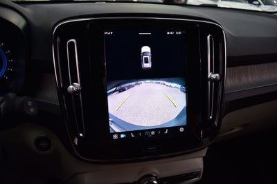 2023 Volvo XC40 B5 Plus Dark Theme