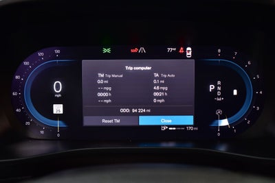 2023 Volvo XC40 B5 Plus Dark Theme