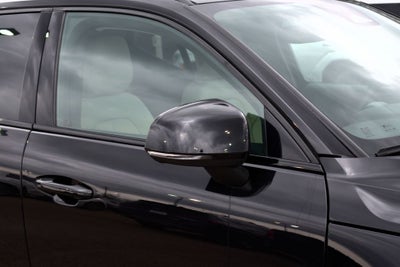 2023 Volvo XC40 B5 Plus Dark Theme