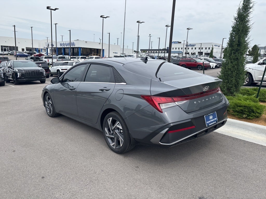 2025 Hyundai Elantra Hybrid Limited
