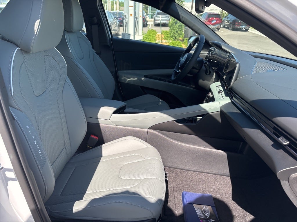 2025 Hyundai Elantra Hybrid Limited