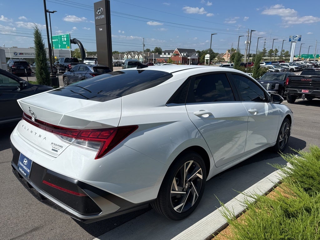 2025 Hyundai Elantra Hybrid Limited